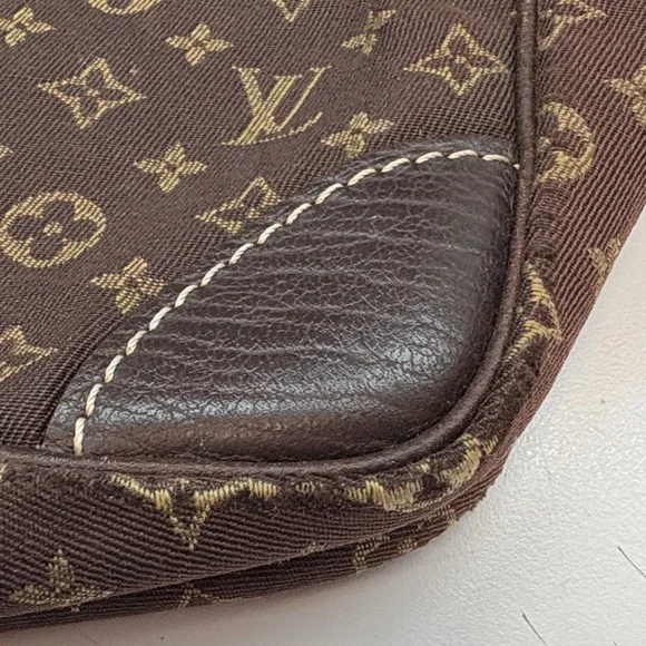 Louis Vuitton Brown Monogram Shoulder Bag - Picture 4 of 15